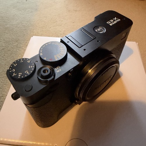 Fujifilm mirrorless - x-e5,