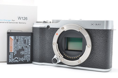 Near mint fujifilm - mint, x-m1