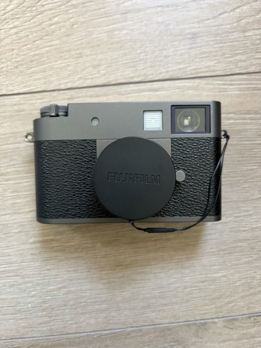 Fujifilm hf1 digital compact - fujifilm,