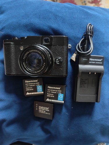 Fujifilm x10 0mp compact - x10,