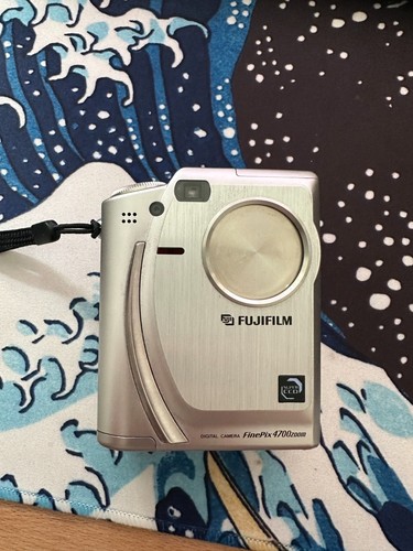 Fujifilm 4700 zoom 2mp - fujifilm,