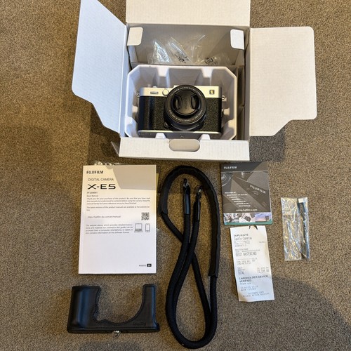 Fujifilm mirrorless - x-e5,