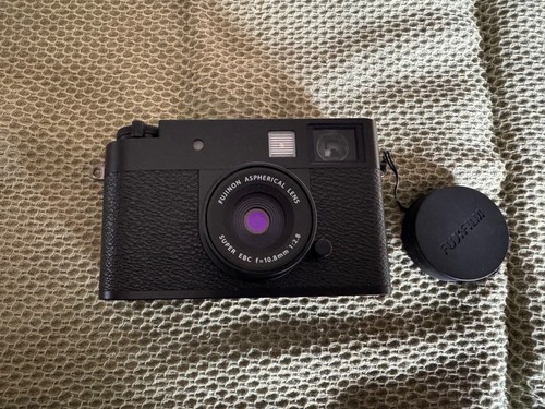 Fujifilm half compact camera - x,