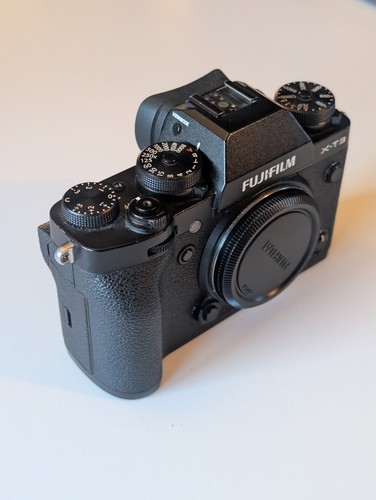 Fujifilm 1 mp dslr - 26.1,