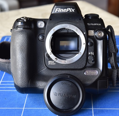 Fujifilm finepix pro - s3, 12