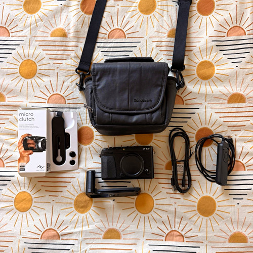 Fujifilm black mirrorless - fujifilm,