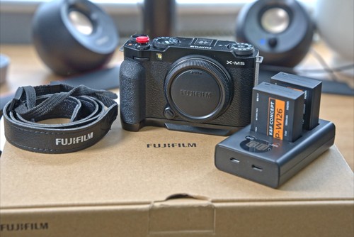 Fujifilm camera body - fujifilm,