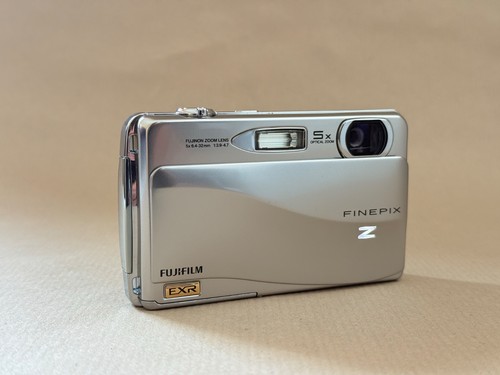 Fujifilm finepix z700exr - fujifilm,