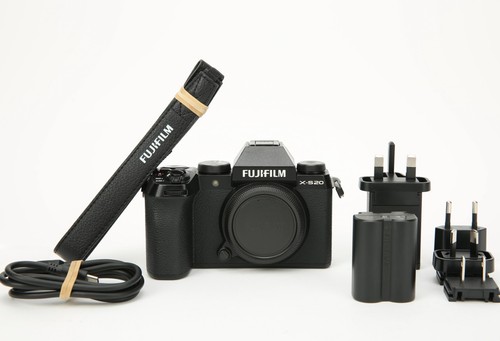 Fujifilm s20 mirrorless - x-s20,