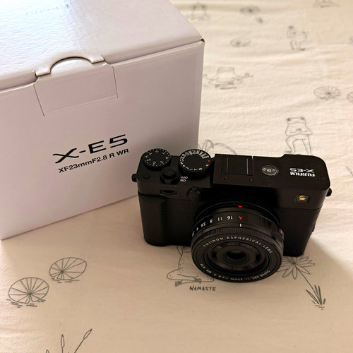 Fujifilm black mirrorless - fujifilm,