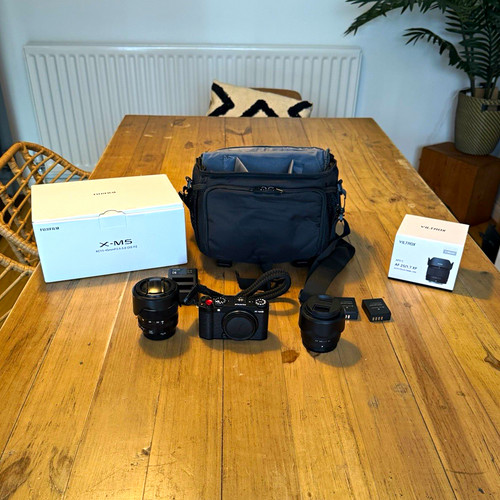 Fujifilm mirrorless - x-m5,