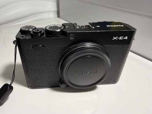 Fujifilm mirrorless - x-e4,