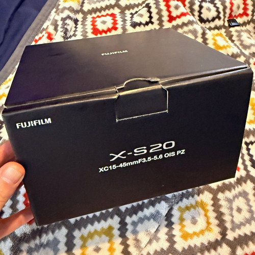 Fujifilm s20 mirrorless - x-s20,