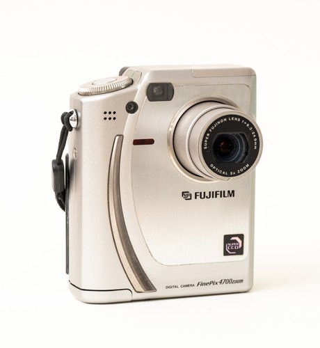 Fujifilm finepix 4700 zoom - fujifilm,