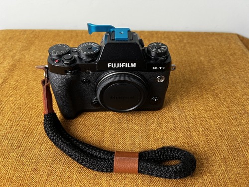 Fujifilm mirrorless - x-t1,