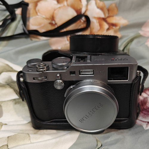 Fujifilm x100f compact digital - fujifilm,