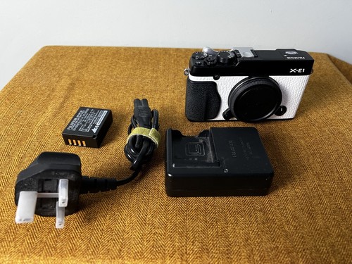 Fujifilm digital camera - x-e1,
